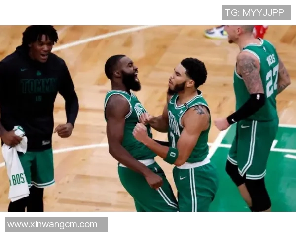 双面足球明星的魅力与风采展现海报图片欣赏 双面足球明星的魅力与风采展现海报图片欣赏